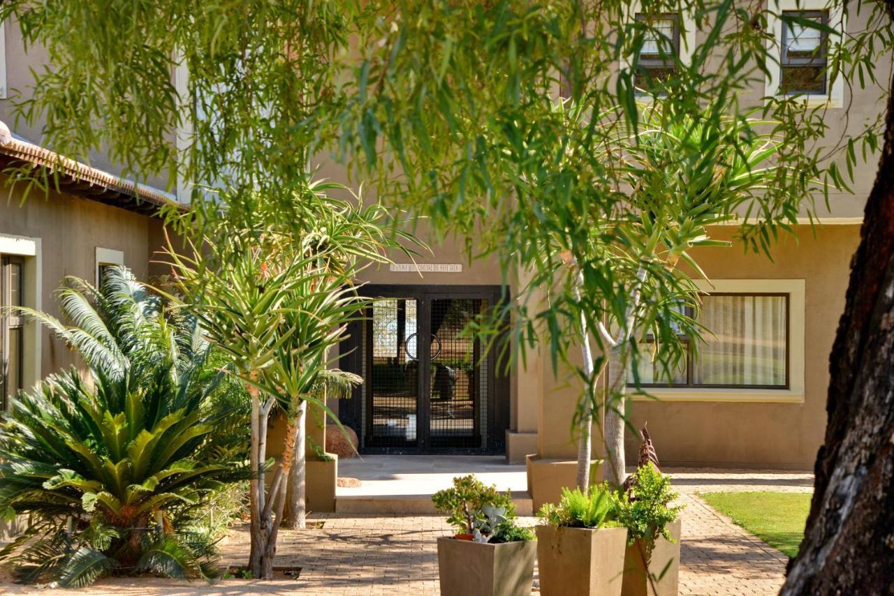 Kameeldrift Waterfront Estate & Resort Brits Eksteriør billede