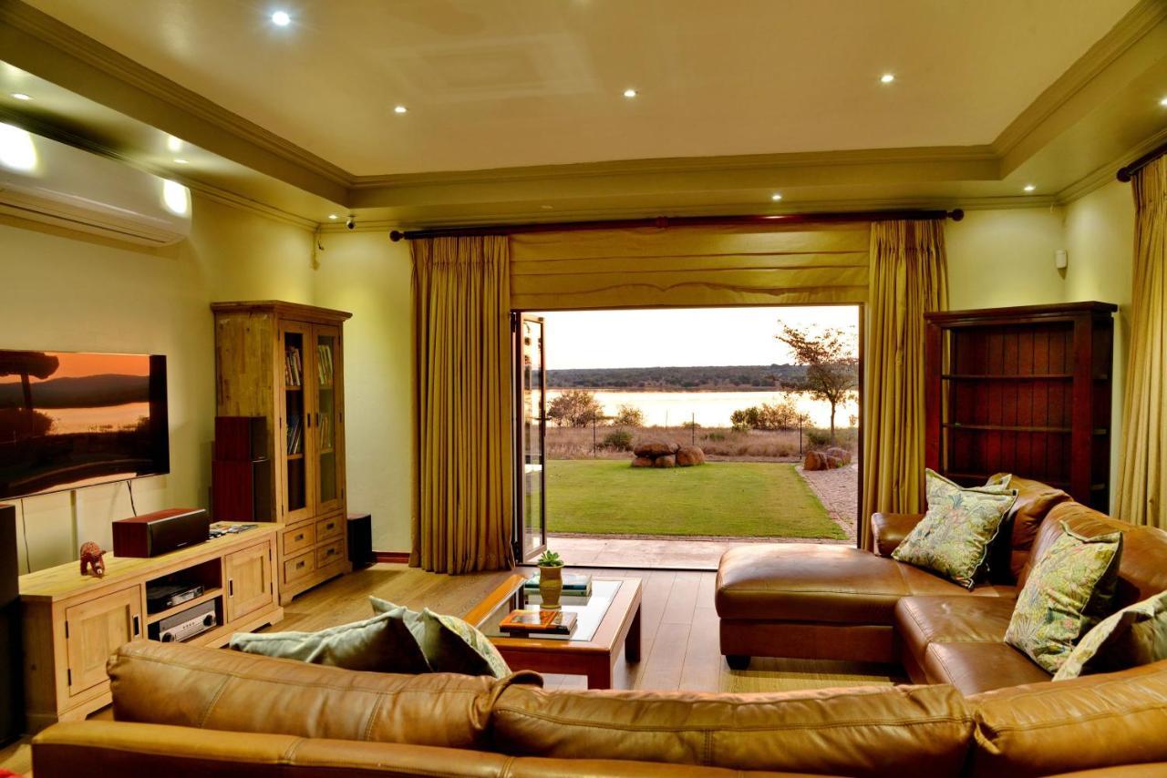 Kameeldrift Waterfront Estate & Resort Brits Eksteriør billede