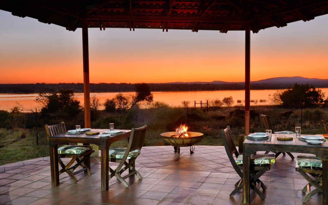 Kameeldrift Waterfront Estate & Resort Brits Eksteriør billede