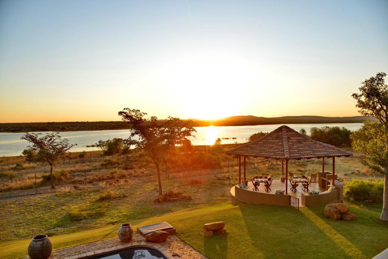 Kameeldrift Waterfront Estate & Resort Brits Eksteriør billede