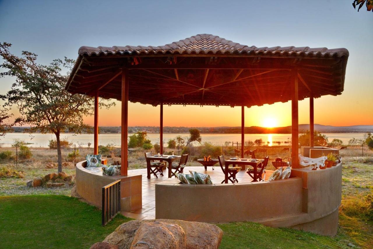 Kameeldrift Waterfront Estate & Resort Brits Eksteriør billede
